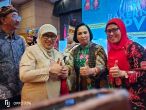 Stikes Hang Tuah Surabaya mendapatkan penghargaan dari AIPVIKI